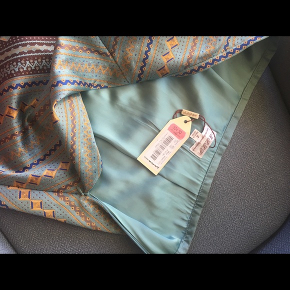 Max Studio Specialty Products A-line skirt size 4 - Picture 7 of 8